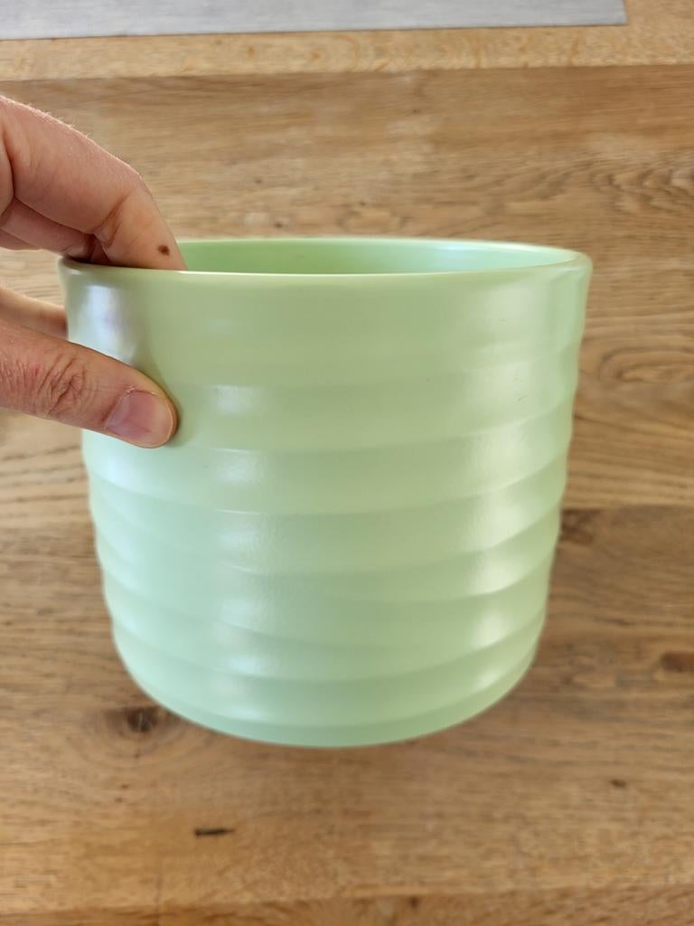 Pistache kleur bloempot, Rond, Zo goed als nieuw, Minder dan 40 cm, Balkon