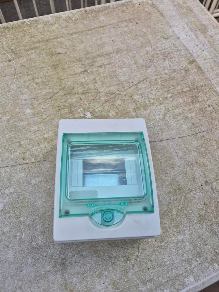 Elektriciteitskast schneider, Ophalen