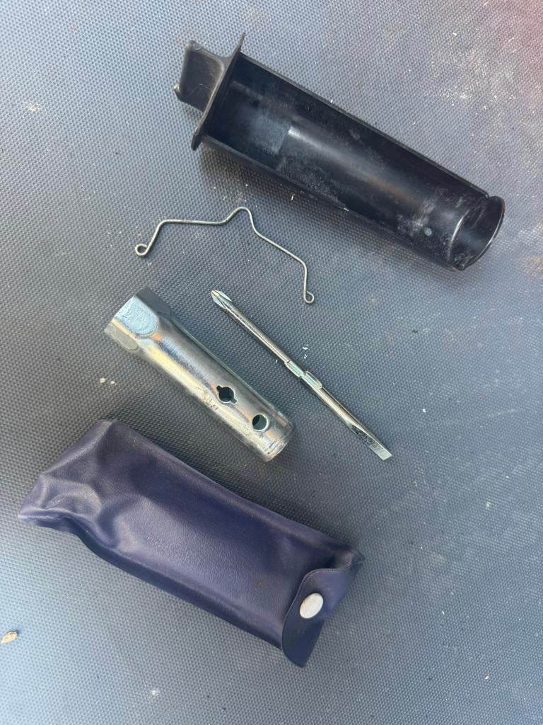 Originele gereedschapbakje en toebehoren, Enlèvement, Comme neuf