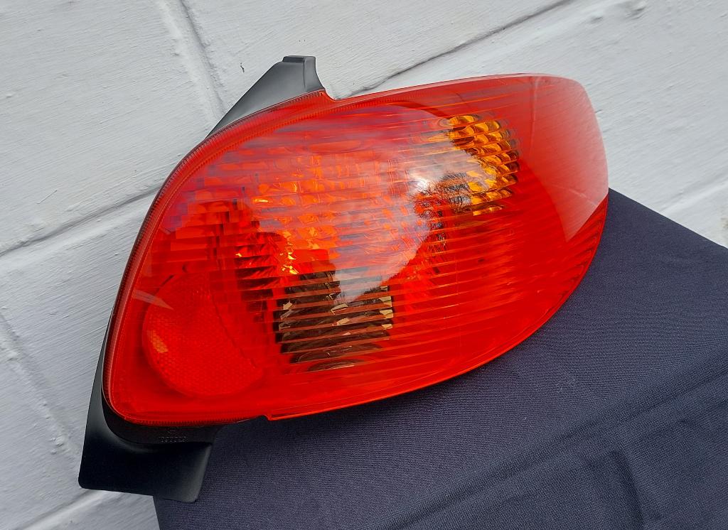 Feux arrières - Peugeot 206 - Phase 1 et 2 - Neufs, Autos : Pièces & Accessoires, Enlèvement, Neuf, Peugeot
