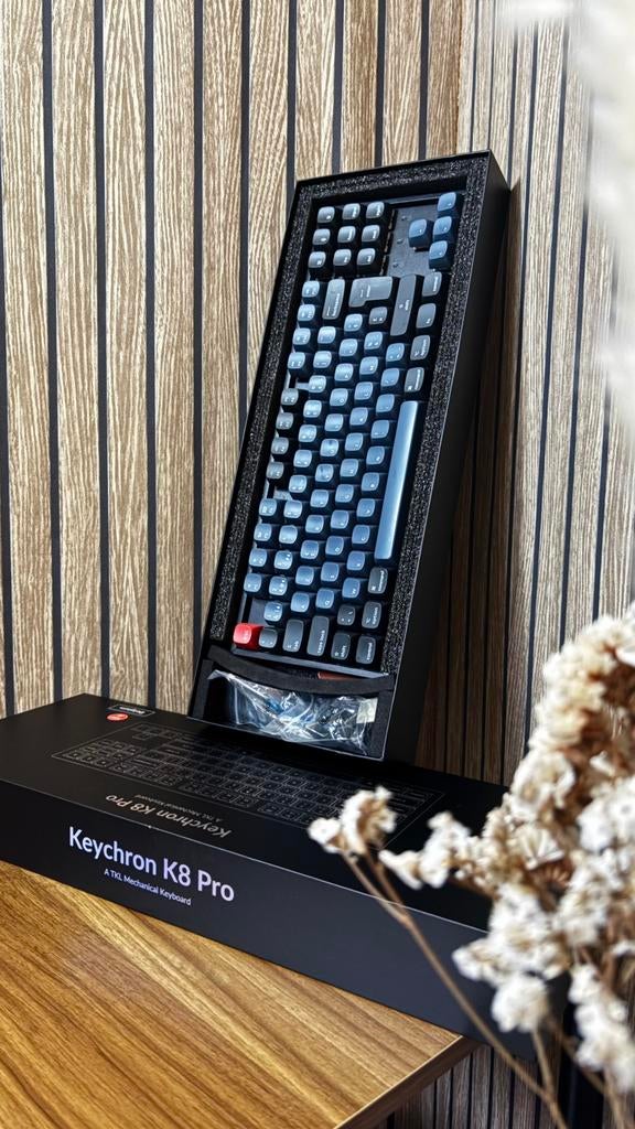 Keychron K8 Pro, Informatique & Logiciels, Claviers, Comme neuf, Enlèvement