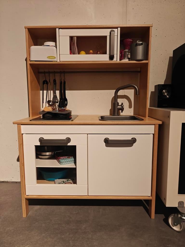 IKEA kinderkeuken Duktig in nieuwstaat incl toebehoren, Kinderen en Baby's, Ophalen
