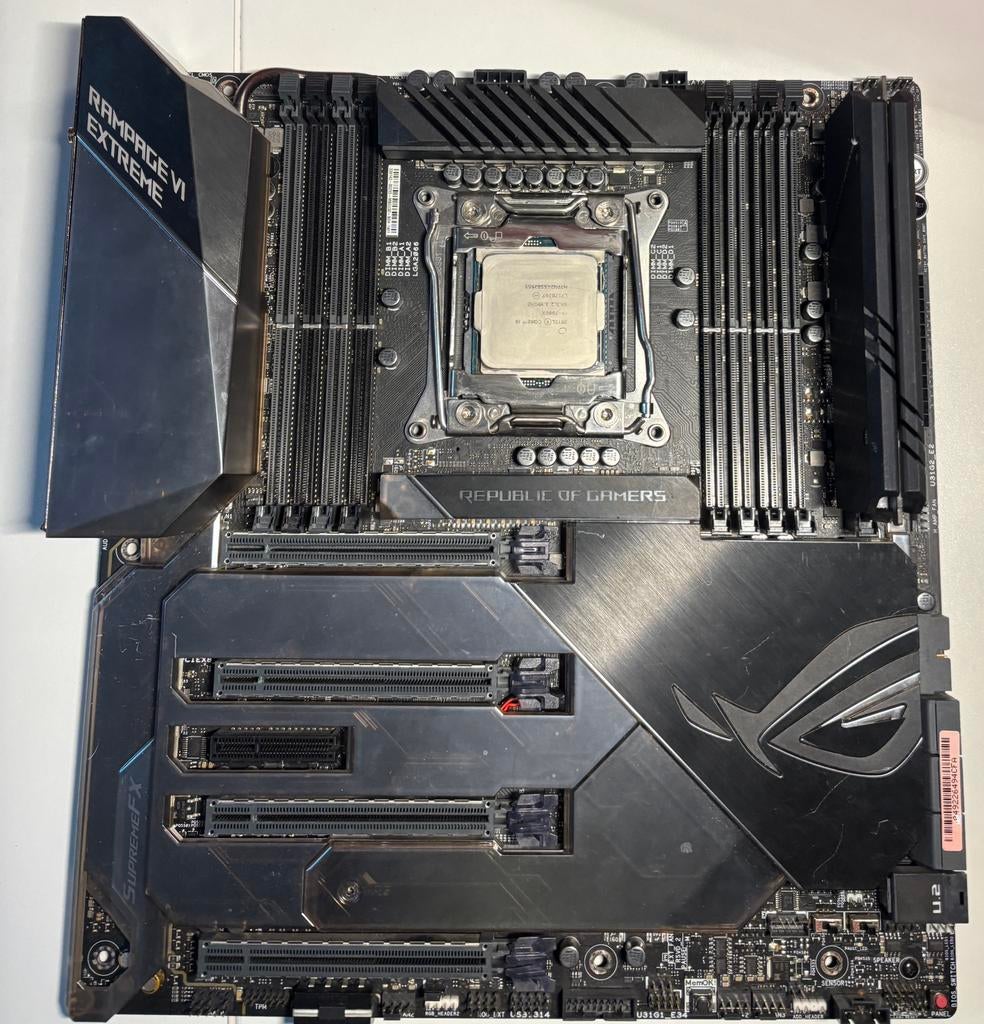 Asus rog rampage vi extreme, i9 7900X, Computers en Software, Moederborden, Ophalen of Verzenden, Zo goed als nieuw, Intel, DDR4