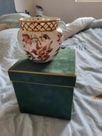 Porseleinen vaasje Zsolnay Hungary, Antiek en Kunst, Ophalen