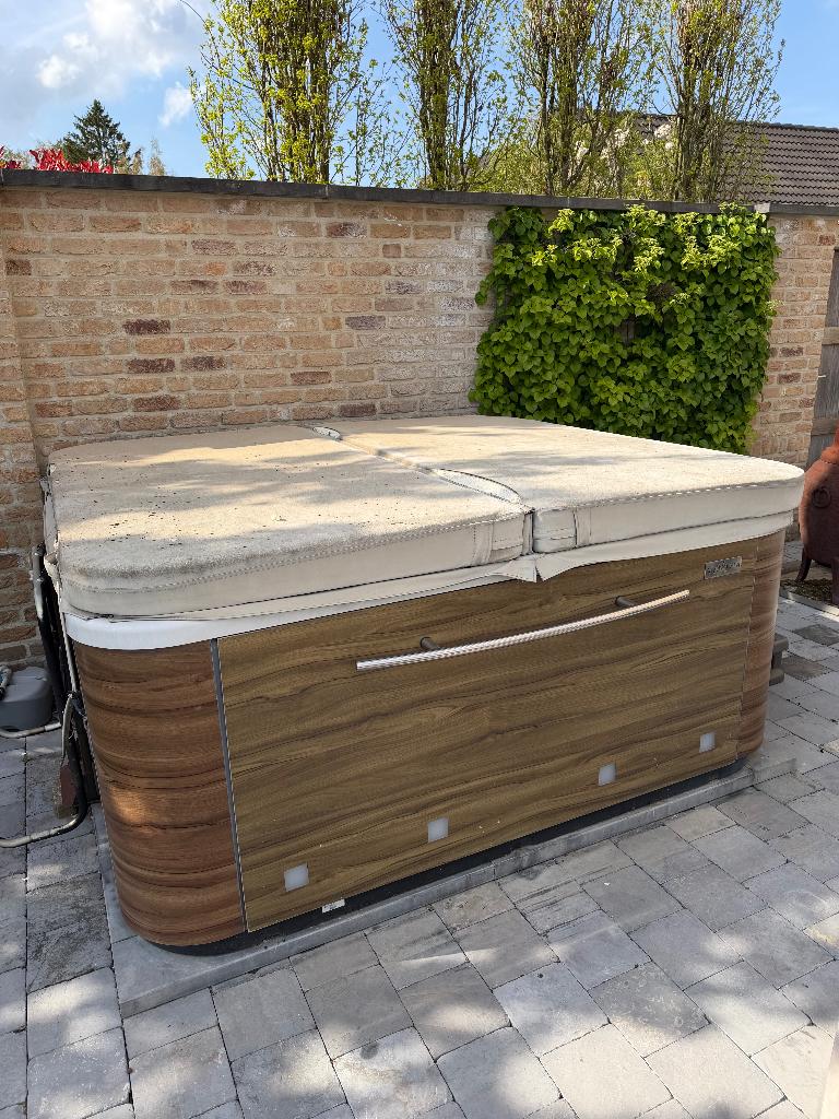 aquavia jacuzzi 5 personen, Tuin en Terras, Bubbelbaden en Hottubs, Gebruikt, Vast, Afdekzeil, Filter, Pomp, Trap, Ophalen