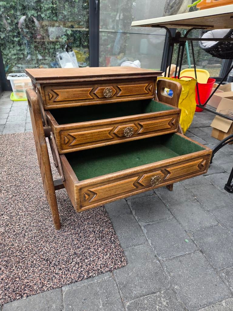 Antiek kastje, Ophalen