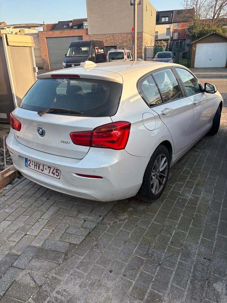 BMW Série 1 2018 Essence, Autos, BMW, Particulier, Série 1, Essence, Euro 6, Hatchback, 5 portes, Boîte manuelle, Blanc, Noir