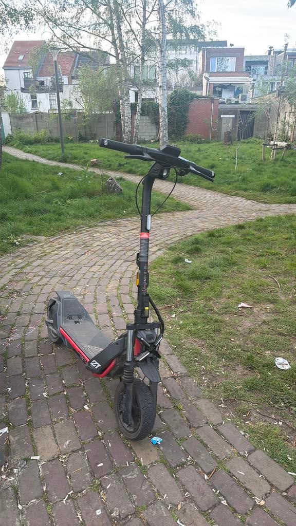 Ninebot Zt3 pro, Fietsen en Brommers, Steps, Zo goed als nieuw, Ophalen