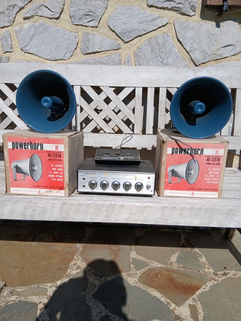 Haut parleurs, Enlèvement