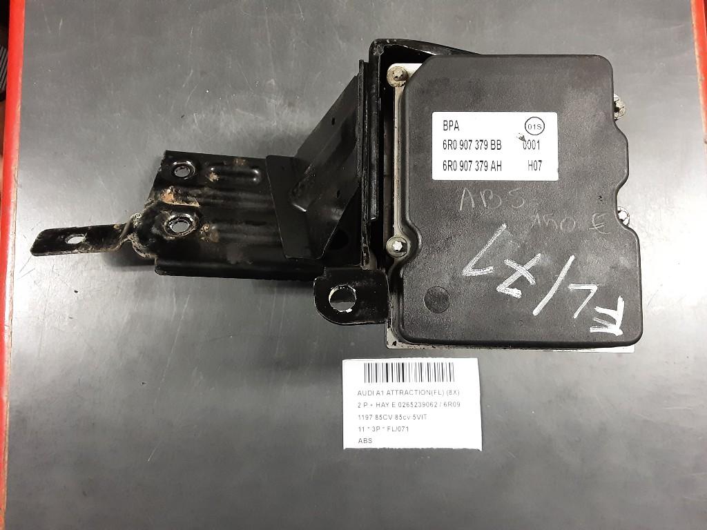 BLOC ABS (FREINS ANTI-BLOCAGE) A1 (8X1 / 8XK) (6R0614517AM), Autos : Pièces & Accessoires, Mevr. I. Hauben, Audi, Utilisé, Rue de l'Espoir 34 34
4030  GRIVEGNÉE, BE