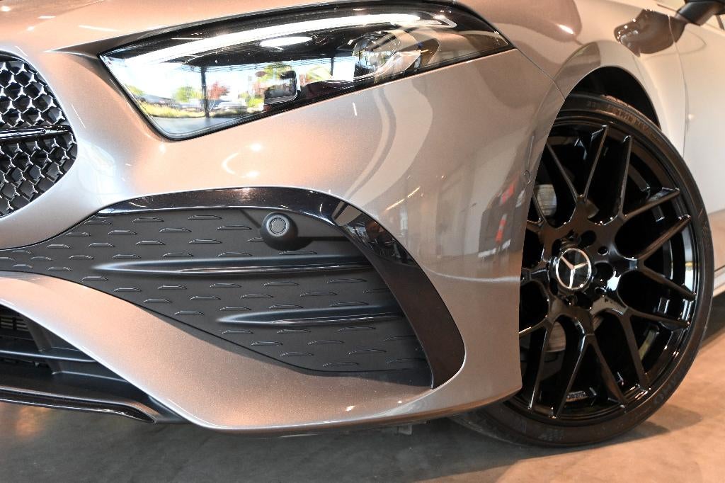 Mercedes-Benz A180 AMG-Line *360 CAM/PANO/HUD/MÉMOIRE/NAV*, 100 kW, Achat, Euro 6, Entreprise