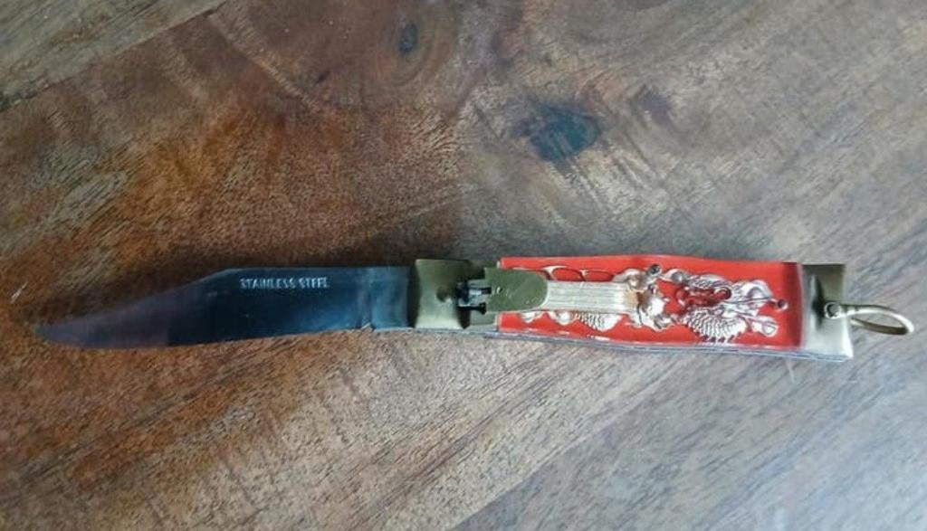 Mooi stainless mes, Ophalen