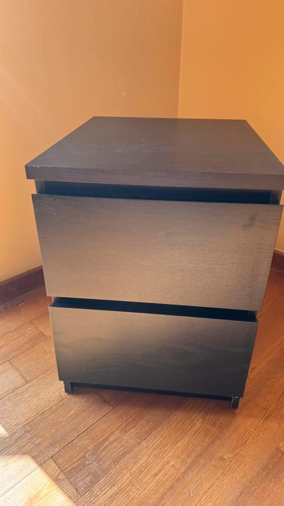 2 zwarte IKEA‑nachtkastjes – zeer goede staat, Huis en Inrichting, Slaapkamer | Nachtkastjes, Zo goed als nieuw, Ophalen