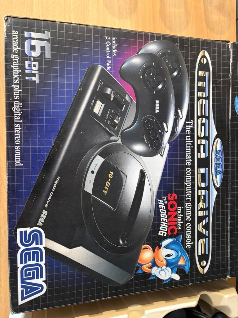 Sega megadrive(zonder spel), Games en Spelcomputers, Spelcomputers | Sega, Ophalen, Gebruikt, Met 2 controllers, Mega Drive