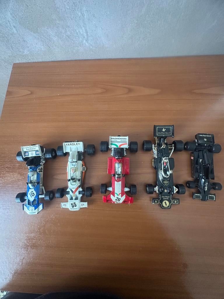 Vintage oldtimer raceautootjes, Ophalen