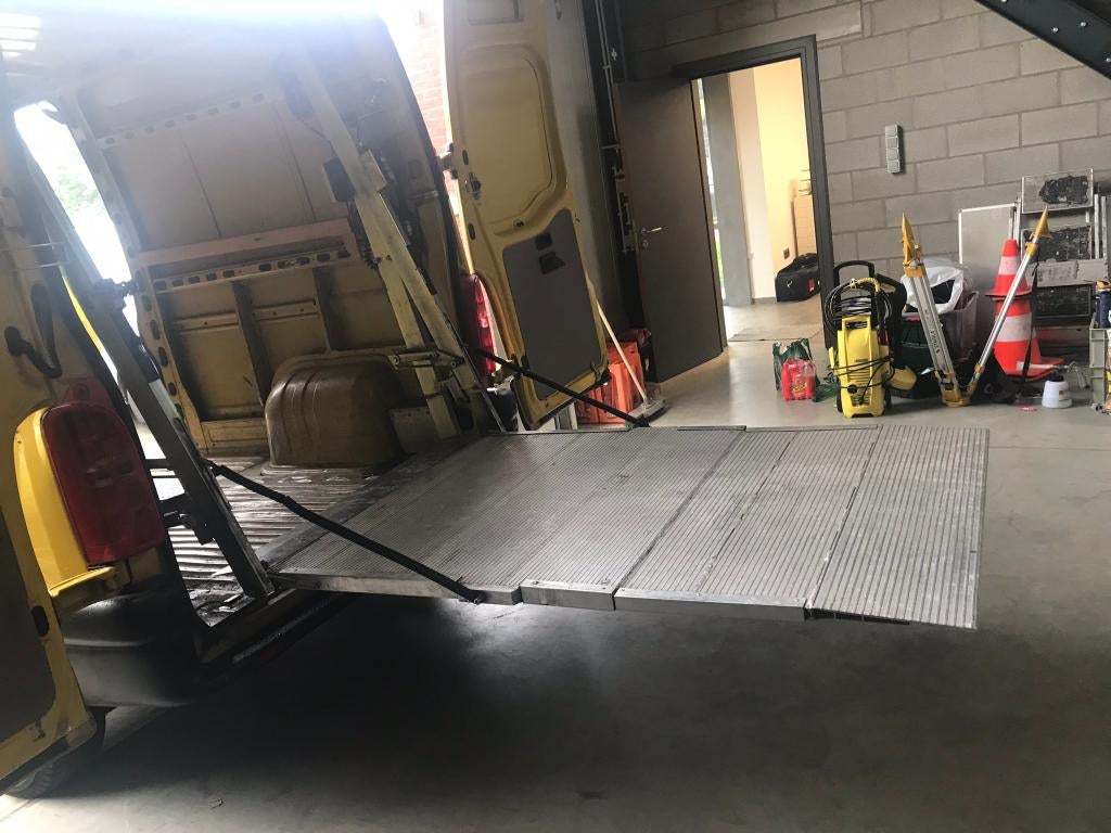 Solid Anteo lift/laadklep inbouw bestelwagen, Ophalen