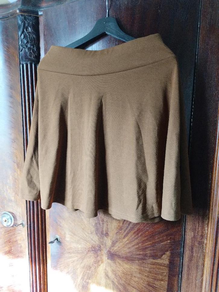 Jupe marron taille 42, Vêtements | Femmes, Jupes, Comme neuf, Taille 42/44 (L), Brun, Longueur genou, Enlèvement ou Envoi