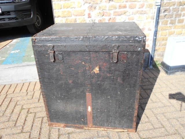 2 luchters en oude koffer uit leipzig, Verzamelen, Retro, Huis en Inrichting, Ophalen