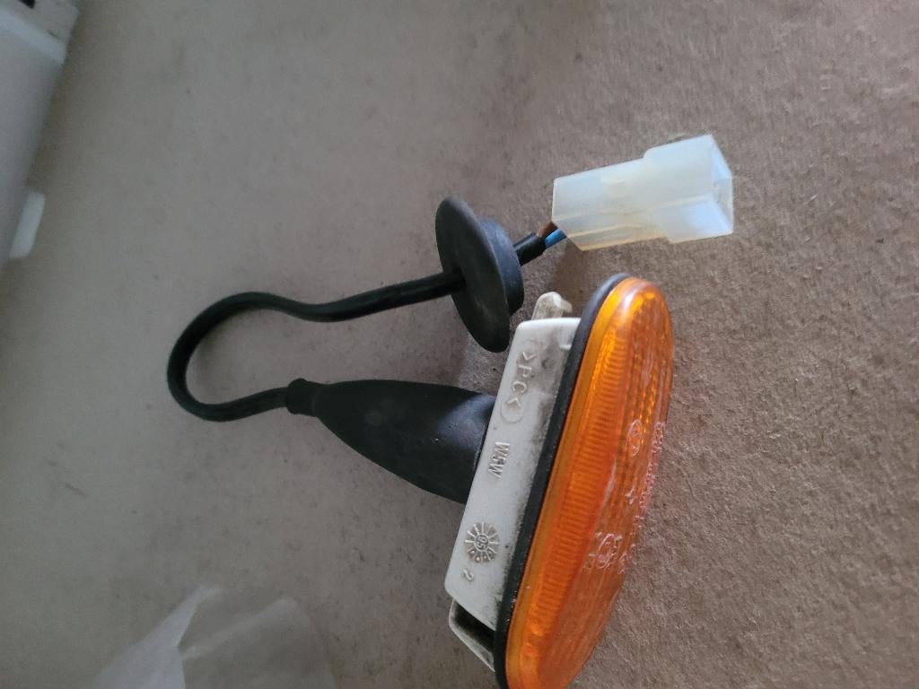 NIEUWE Skoda Felicia/Octavia knipperende vleugelrepeater, Ophalen, Nieuw, Skoda