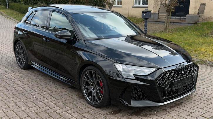 Audi RS3 Sportback 7/2025, Auto's, Audi, Particulier, RS3, 360° camera, Benzine, Stadsauto, 5 deurs, Automaat, Zwart, Zwart, Leder en Alcantara