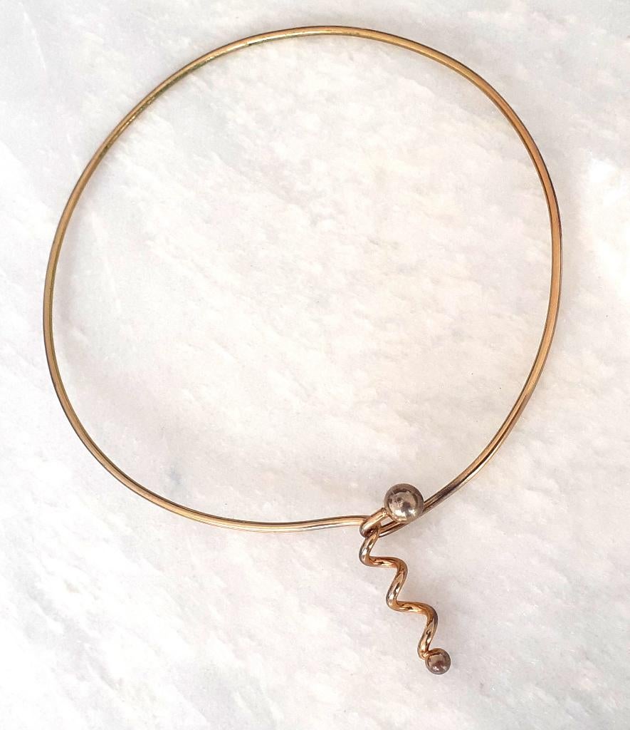 choker vintage gouden spiraal '90, Bijoux, Sacs & Beauté, Colliers, Enlèvement ou Envoi, Comme neuf, Or, Autres matériaux