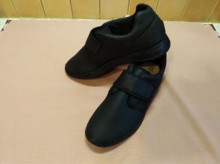 NIEUW!!! MSF Comfort Herenpantoffels of- schoenen (maat 42)., Vêtements | Hommes, Chaussures, Neuf, Pantoufles, Noir, Enlèvement