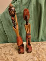 Houten beeldjes van koppeltje uit Haïti, Enlèvement ou Envoi