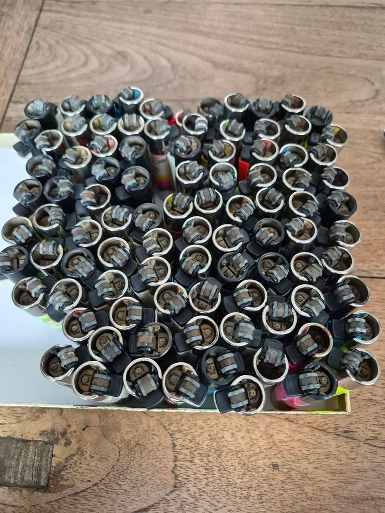Lot van Clipper aanstekers , 91 stuks, Enlèvement