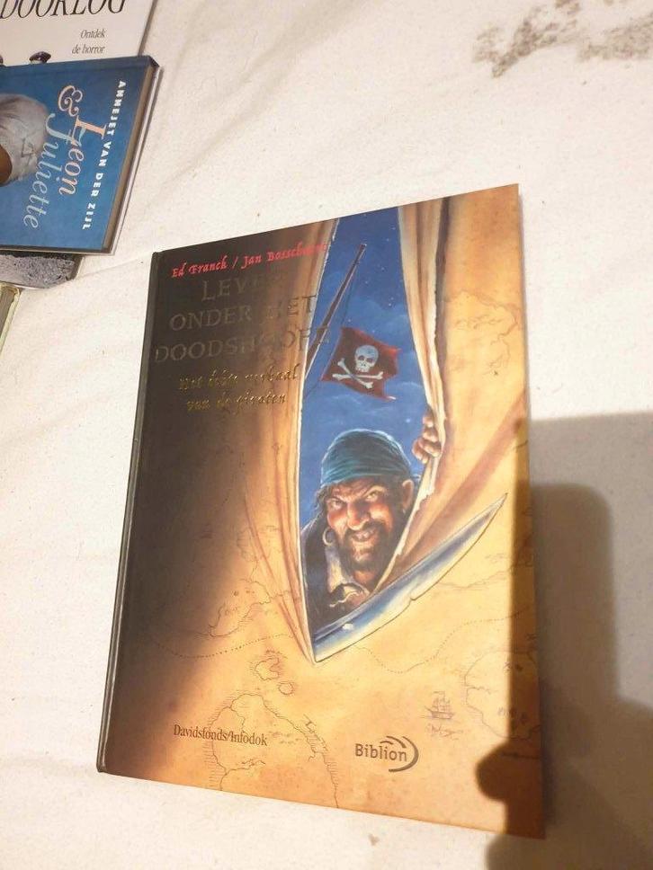 leven onder het doodshoofd, Boeken, Geschiedenis | Wereld, Zo goed als nieuw, Noord-Amerika, 17e en 18e eeuw, Ophalen of Verzenden