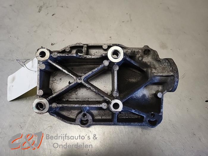 Support moteur d'un Iveco New Daily, -, 3 mois de garantie, Utilisé, Autres marques automobiles