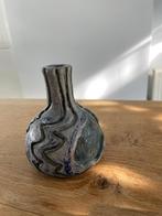 keramiek vaasje, Enlèvement