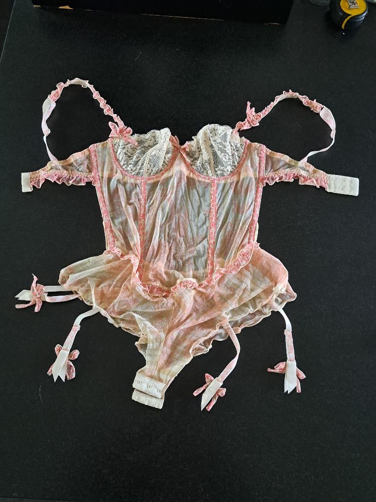 Guêpière Aubade et son string, Aubade, Enlèvement ou Envoi, Rose, Ensemble