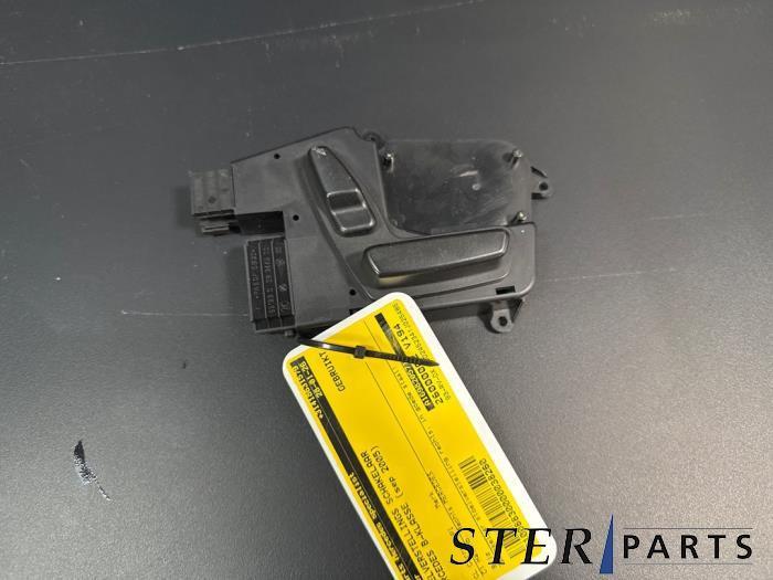 Commutateur réglage siège d'un Mercedes B-Klasse, Autos : Pièces & Accessoires, Habitacle & Garnissage, Mercedes-Benz, Utilisé