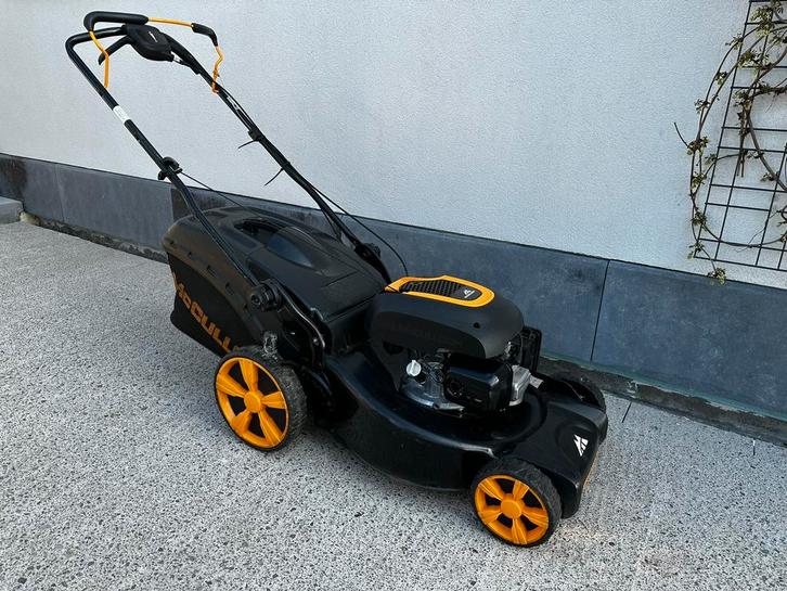 McCulloch benzine maaier zelftrekkend in goede staat, Tuin en Terras, Grasmaaiers, Gebruikt, Benzine-grasmaaier, 50 cm of meer