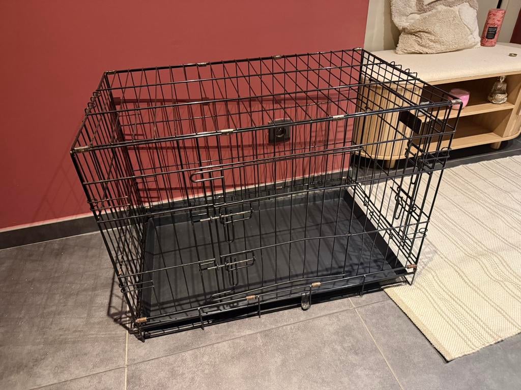 Honden benche te koop, Ophalen, Zo goed als nieuw, Hondenkennel