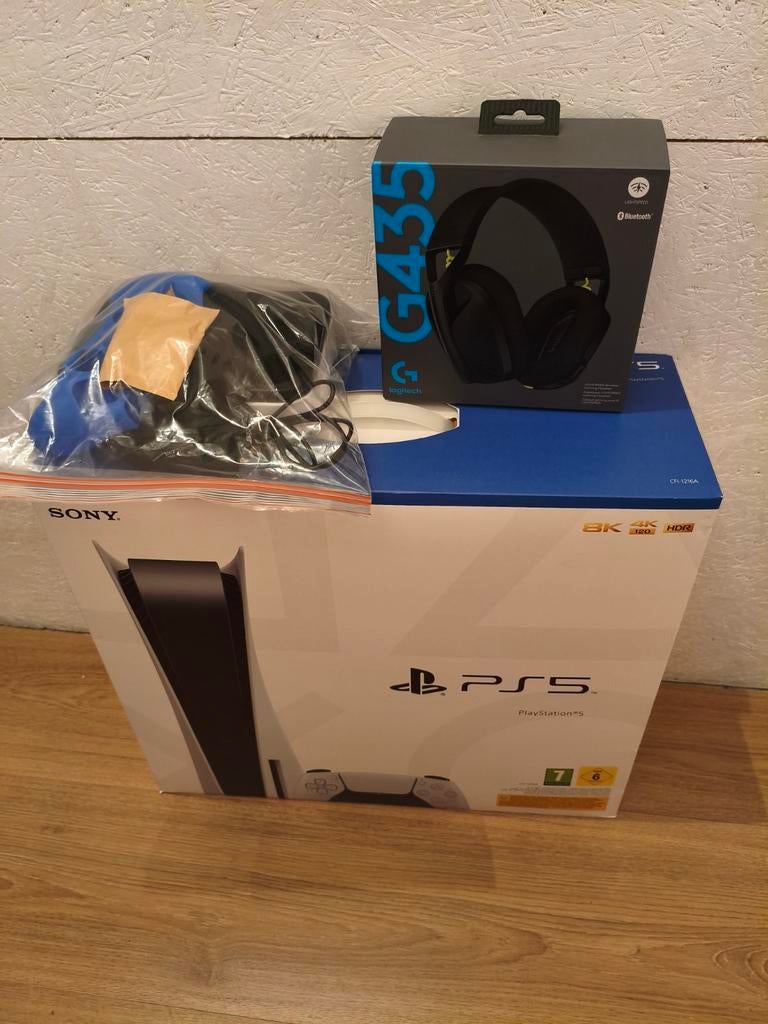 PS5 Disc Edition 825GB + EXTRA ACCESSOIRES + Logitech G435, Ophalen, Zo goed als nieuw