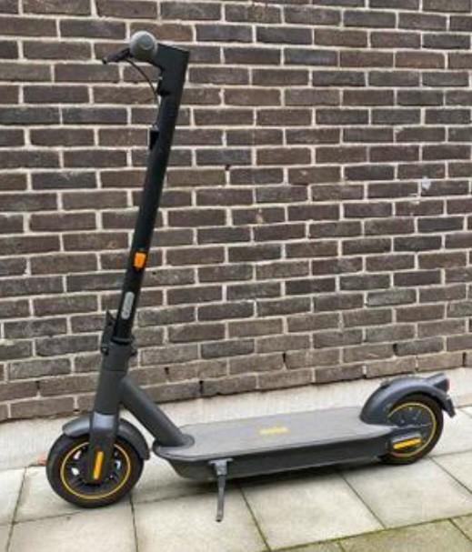 Trottinette ninebot g30max 270euro