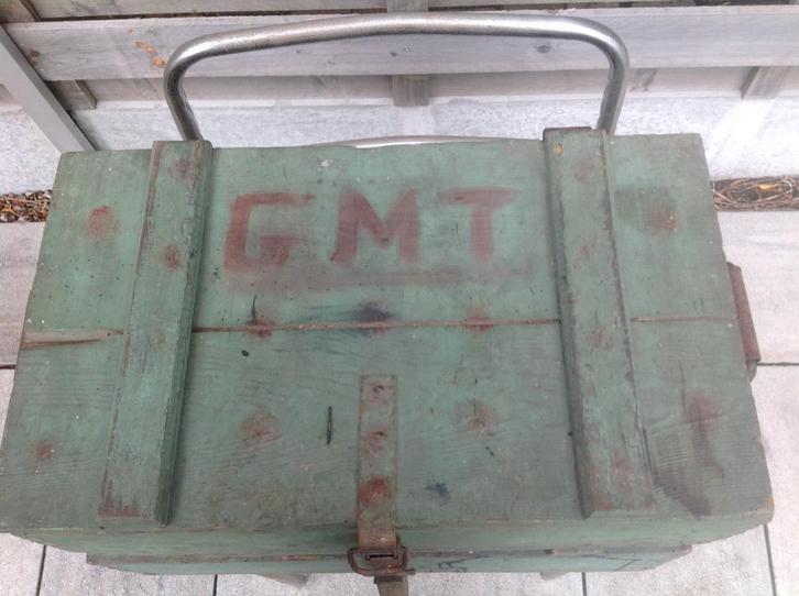 W.O.1 Twee duitse groene munitiekoffers patroonhulzen 10 cm, Verzamelen, Militaria | Algemeen, Landmacht, Kist of Geocache, Verzenden