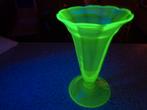 Uranium Glas Vaas op Grote Voet ., Antiek en Kunst, Ophalen of Verzenden