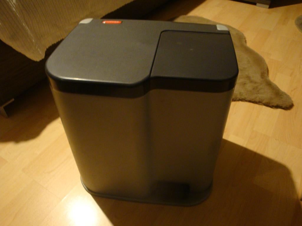 prullenbak met 2 vakken merk curver, Huis en Inrichting, Woonaccessoires | Prullenbakken, Ophalen, Gebruikt