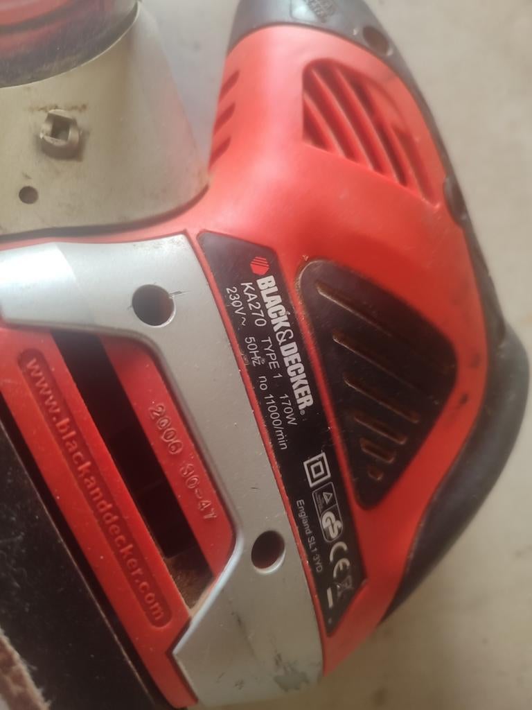 V 1 ponceuse black et Decker en super état pour 25€, Bricolage & Construction, Outillage | Ponceuses, Enlèvement