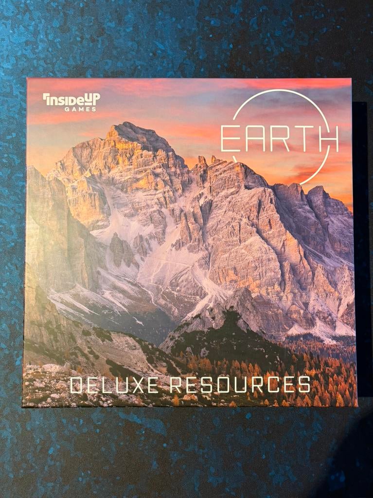 EARTH Deluxe Resources, Hobby en Vrije tijd, Gezelschapsspellen | Bordspellen, Ophalen of Verzenden, Zo goed als nieuw