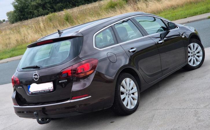 Opel astra 13cdti 230mkm cuir clima an2012. 2300€, Autos, Opel, Particulier, Astra, Diesel, Euro 5, Break, 5 portes, Boîte manuelle