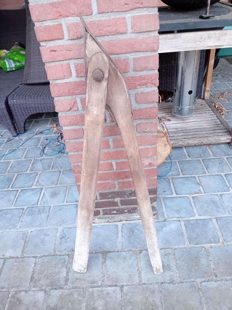 Antieke Krik voor paardenwagen, Ophalen