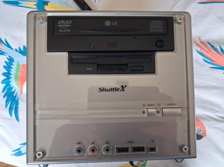 Retro PC  Shuttle X, Computers en Software, Desktop Pc's, Gebruikt, Minder dan 2 Ghz, HDD, Minder dan 4 GB, Met videokaart, Ophalen