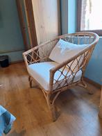 Chaise en rotin avec coussins blancs, Enlèvement