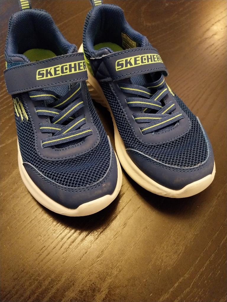 Skechers sportschoenen 34, Kinderen en Baby's, Kinderkleding | Schoenen en Sokken, Ophalen, Skechers, Zo goed als nieuw, Jongen of Meisje