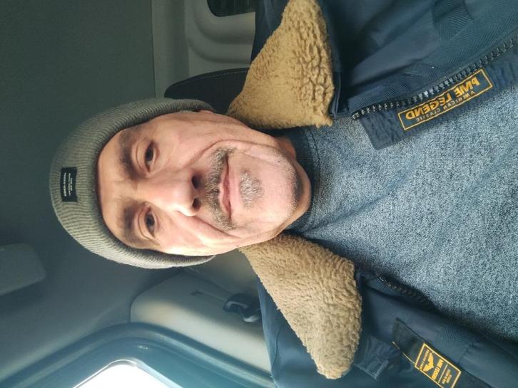 Man zoekt vrouw, Contacten en Berichten, Man zoekt Man