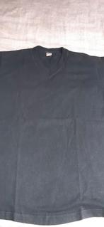 T-shirt Levi S noir avec une tache sur la manche, Porté, Enlèvement