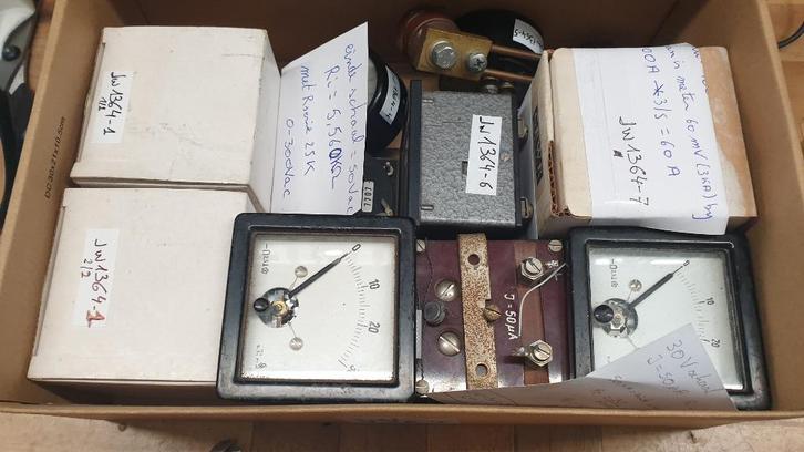 jw1364: volt of ampere meters , verschillende modellen, Doe-het-zelf en Bouw, Meetapparatuur, Gebruikt, Elektriciteit, Ophalen of Verzenden